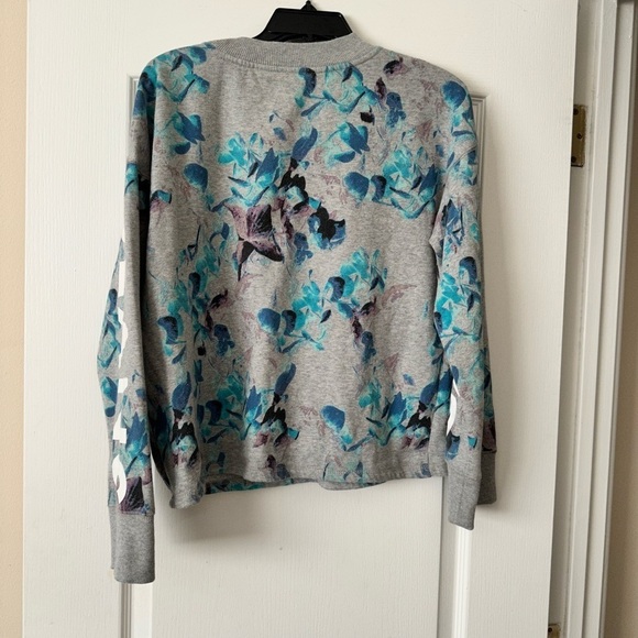 Calvin Klein Jeans Gray/Blue/Purple floral pullover - Picture 6 of 10